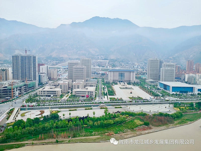 匠心傾注、喜封金頂——龍江?雙子座商住小區(qū)主體順利封頂