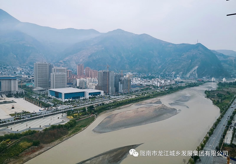 匠心傾注、喜封金頂——龍江?雙子座商住小區(qū)主體順利封頂