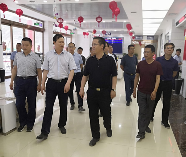 隴南市委常委、組織部部長楊郃調(diào)研指導(dǎo)市龍江城鄉(xiāng)發(fā)展集團公司黨建工作