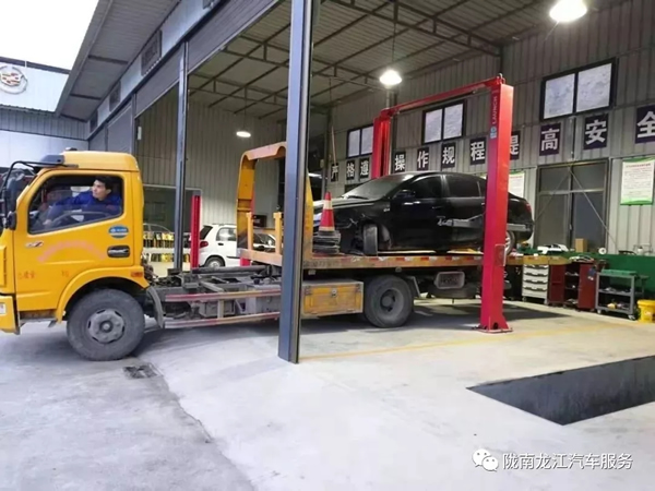 金錘鈑金，銀槍噴漆！龍江汽修值得信賴！